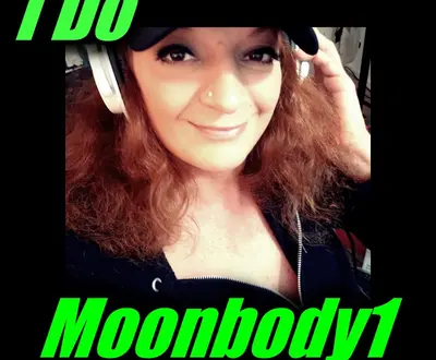 Moonbody1