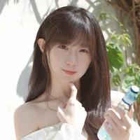 田甜演员头  像
