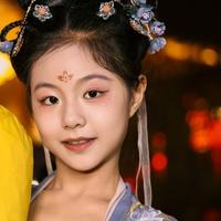 张梓萱演员头像
