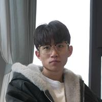 李康哲